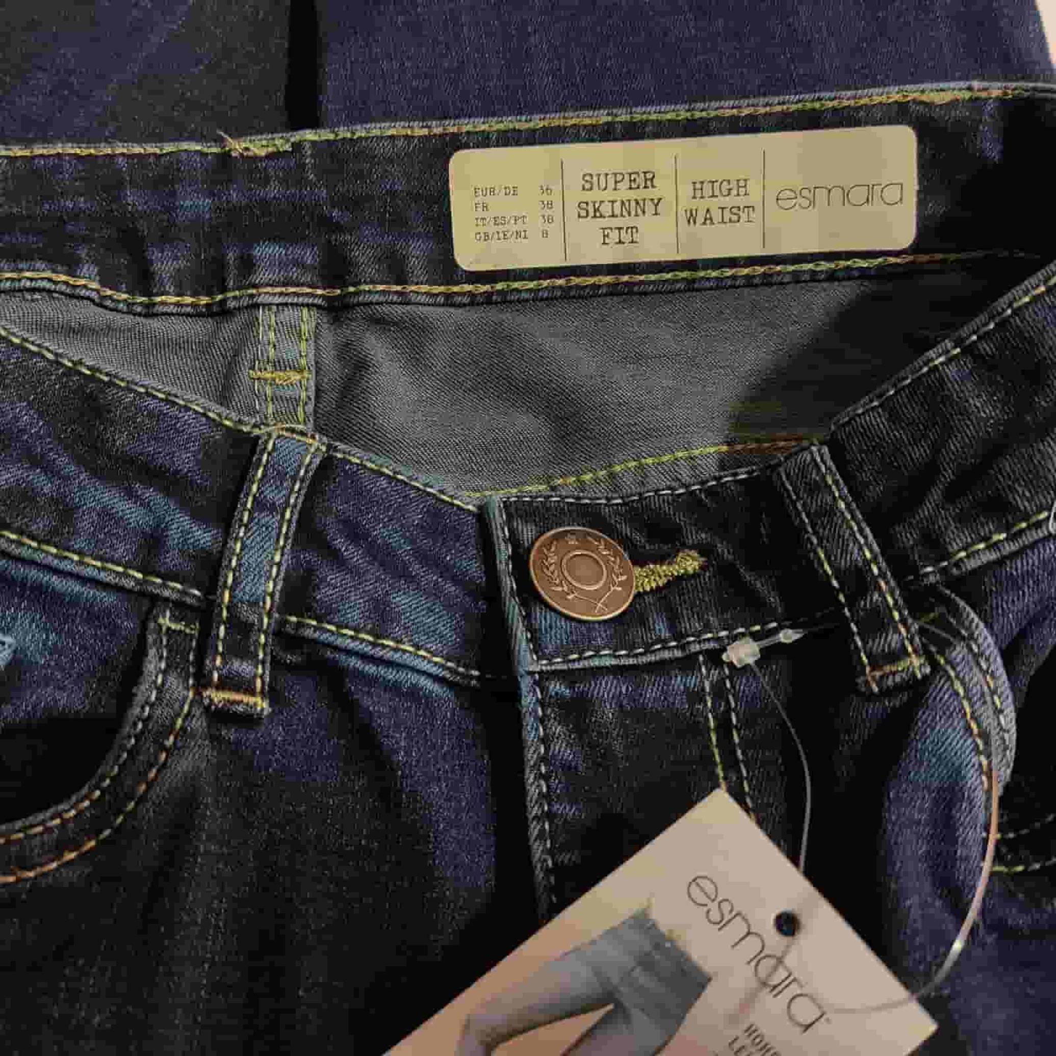  نمای نزدیک شلوار جین زنانه اسمارا مدل C1172 با سایز 44 و قیمت 396000 تومان 